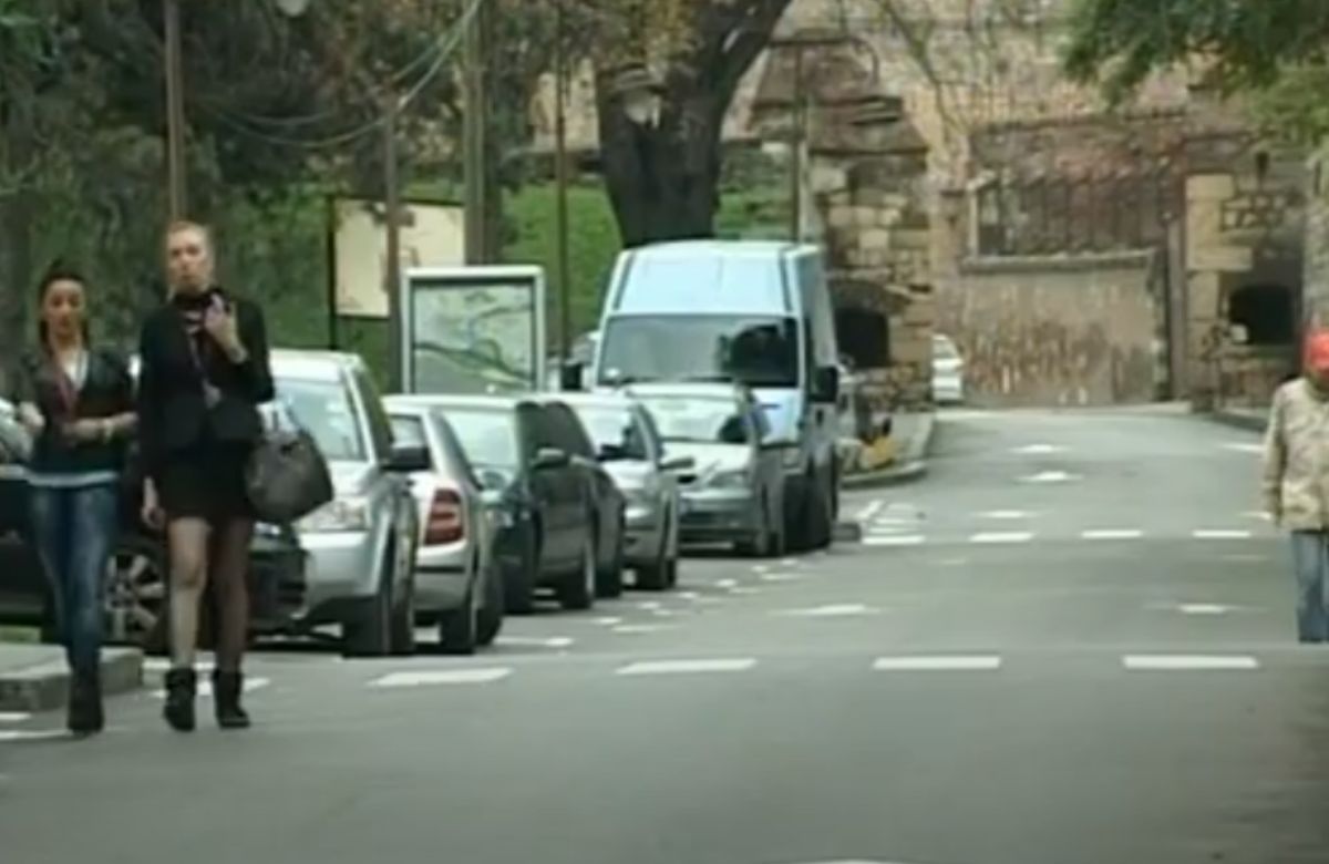 Parkiranje kod Kalemegdana je izazovno, ali uz dobru informaciju izbegavate gužvu, kazne i stres.
